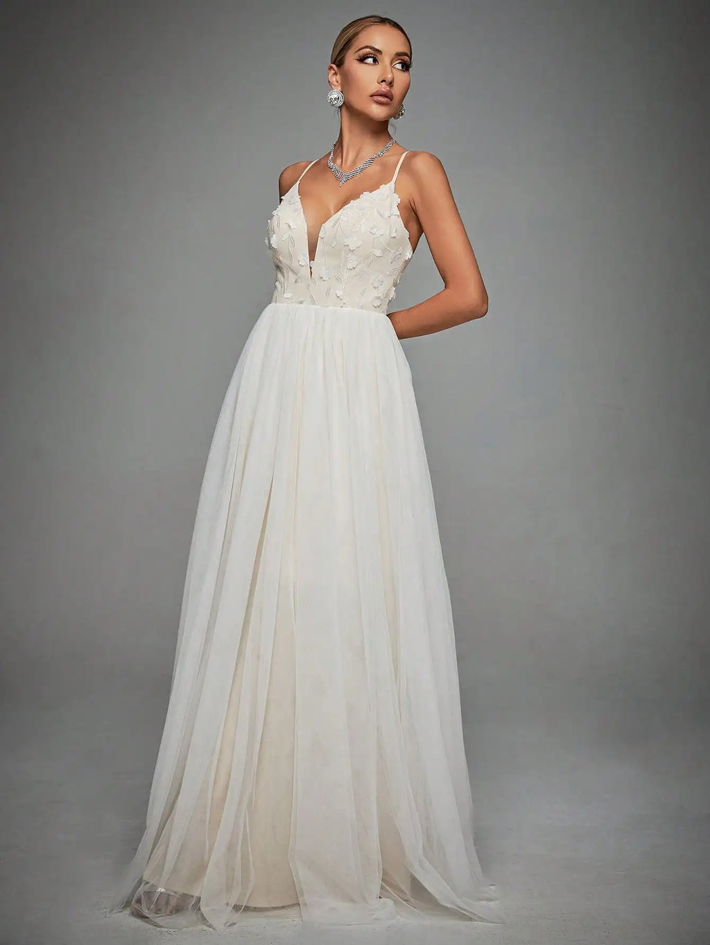 Mgiacy Halter V-neck three-dimensional embroidery color contrast wedding dress long evening gown ball dress party dress